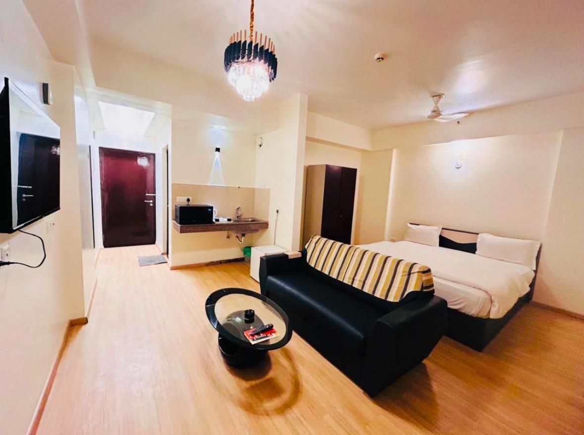 Hotel Country & By Migrolino Gomti Nagar 3*