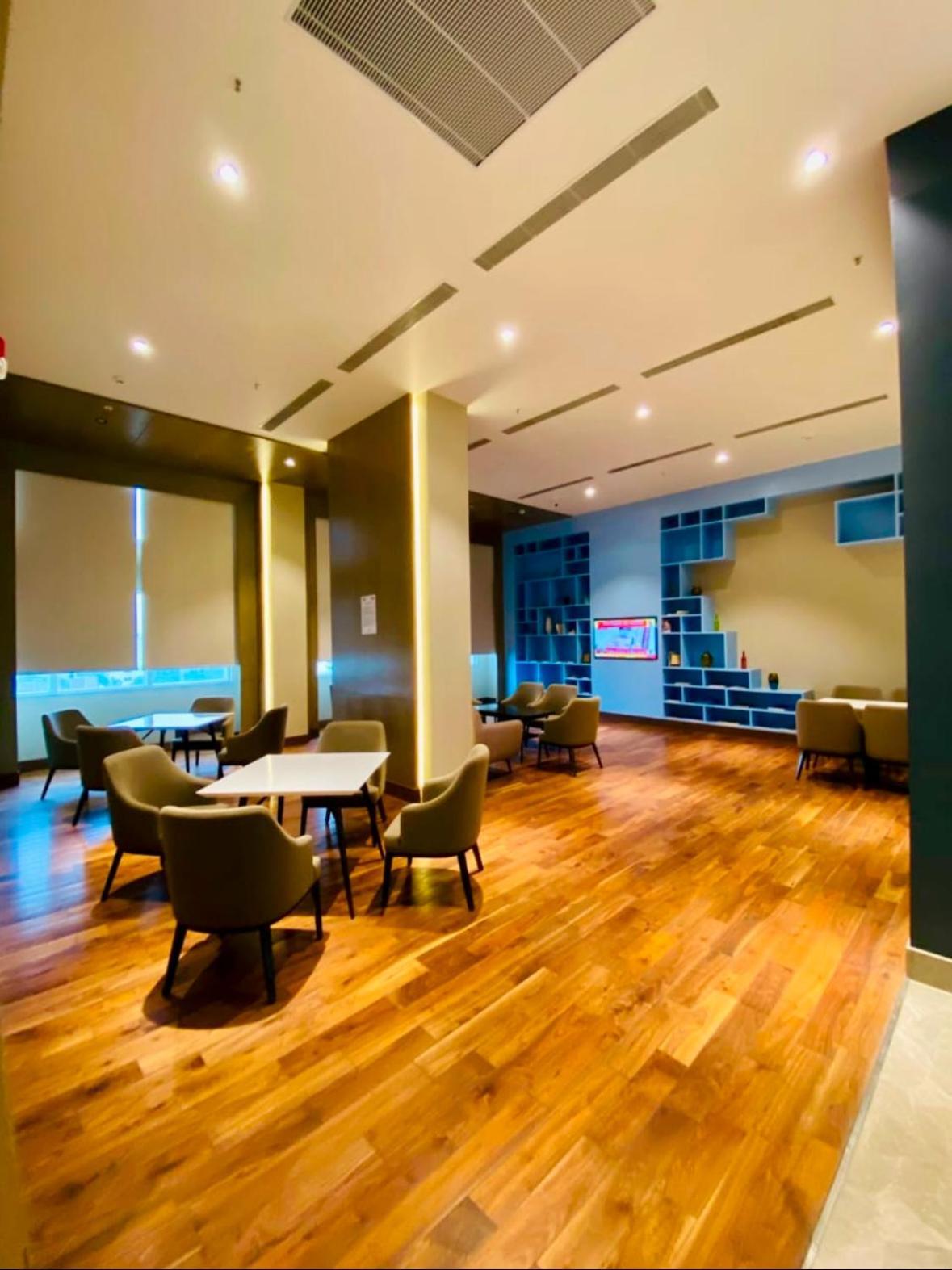 Hotel Country & By Migrolino Gomti Nagar 3*