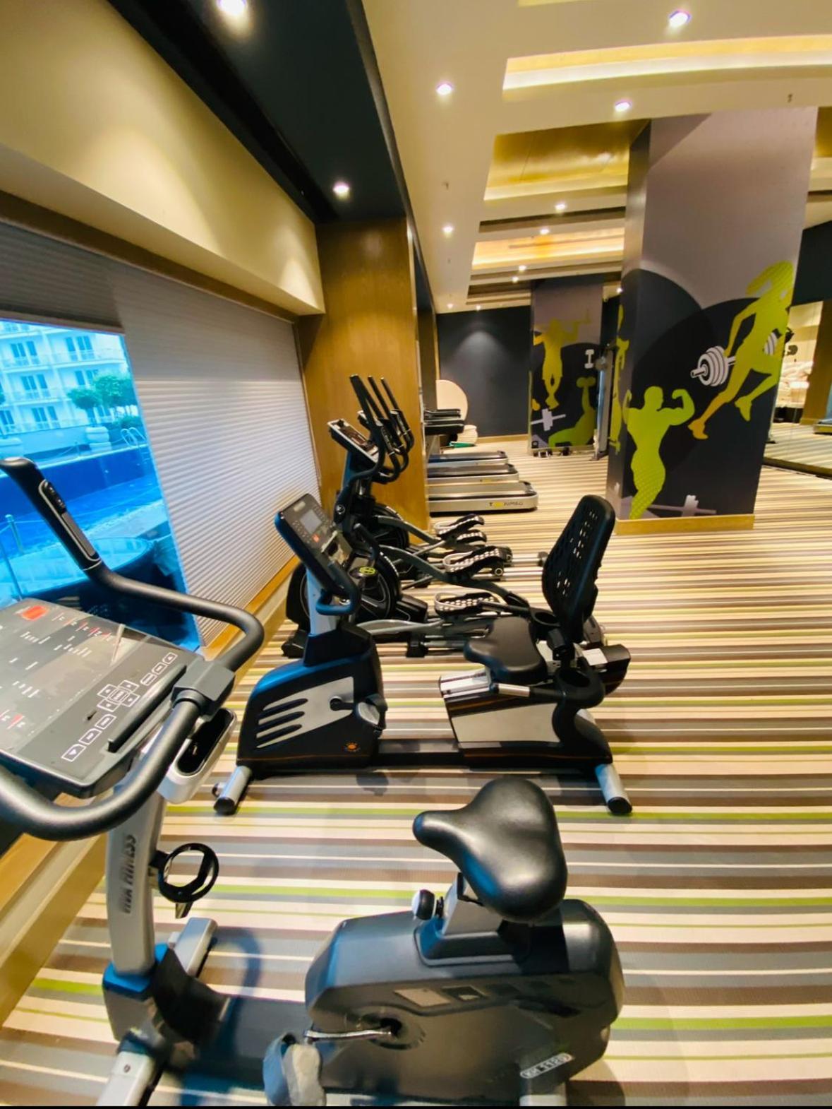 Hotel Country & By Migrolino Gomti Nagar